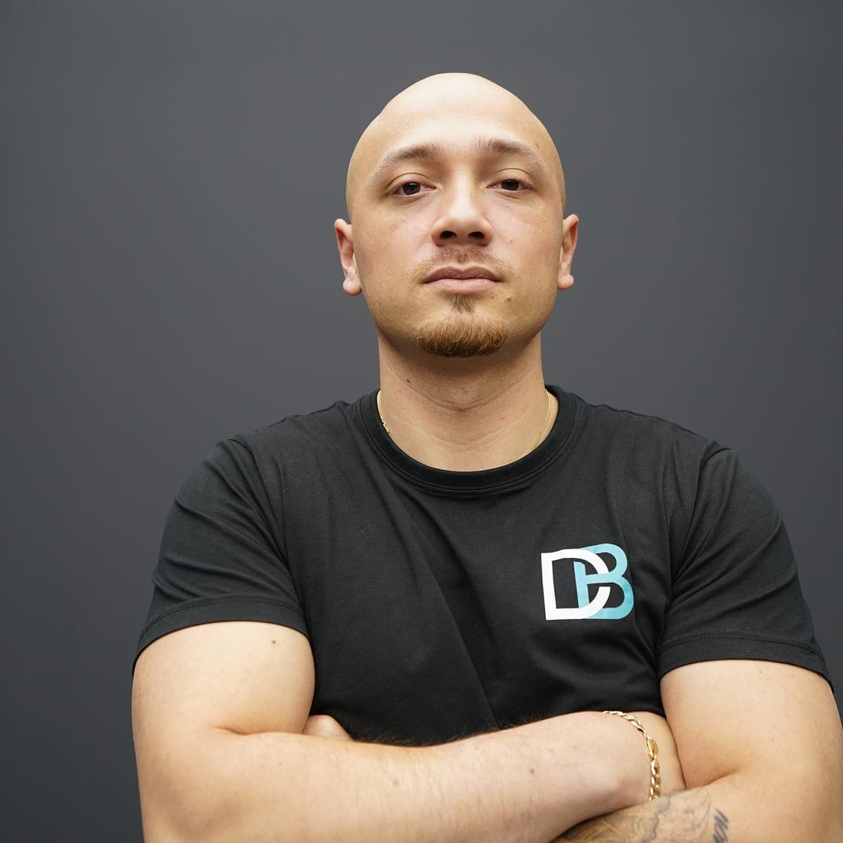 Alessio Pantouw, hoofdtrainer bij Dozmic Boxing
